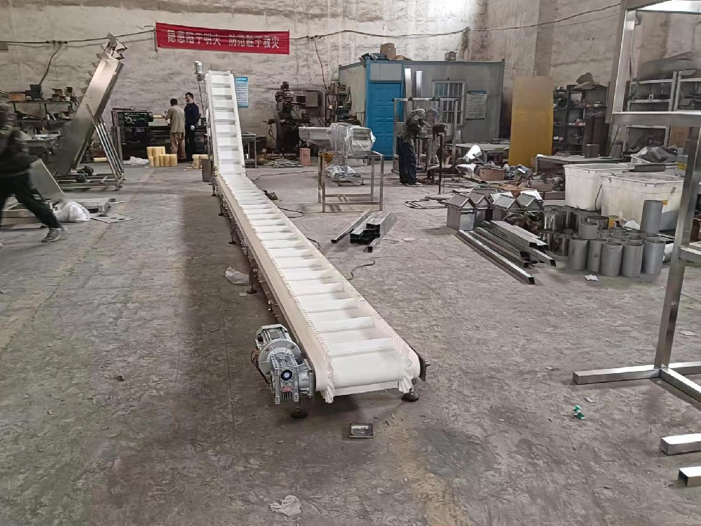 景德镇Z型裙边皮带给料机